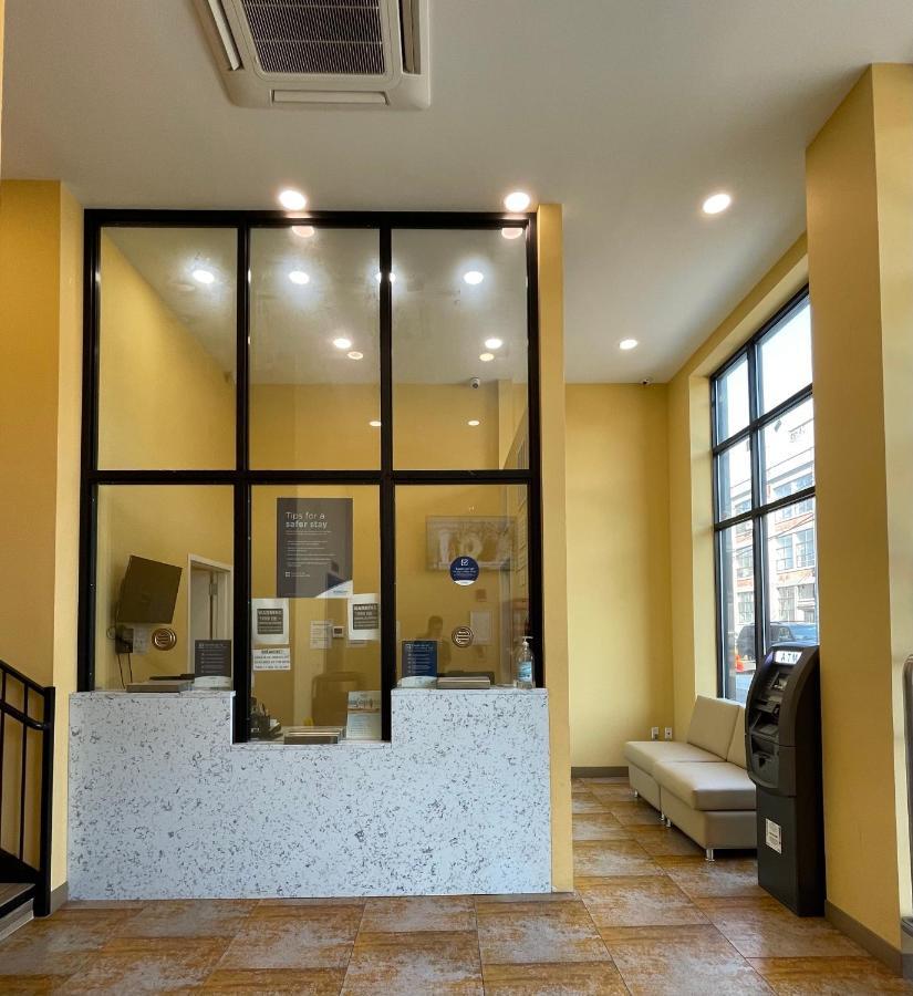 Super 8 By Wyndham Brooklyn Williamsburg Hotell New York Exteriör bild