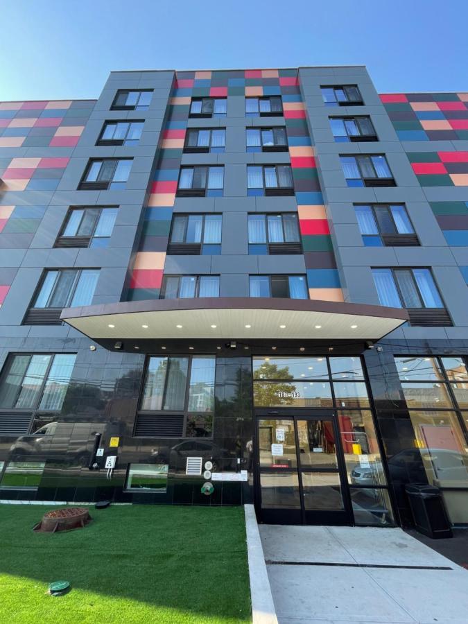 Super 8 By Wyndham Brooklyn Williamsburg Hotell New York Exteriör bild