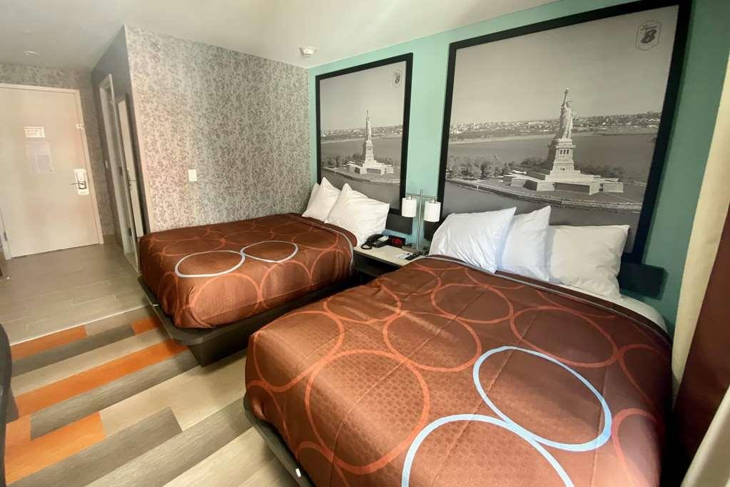 Super 8 By Wyndham Brooklyn Williamsburg Hotell New York Rum bild